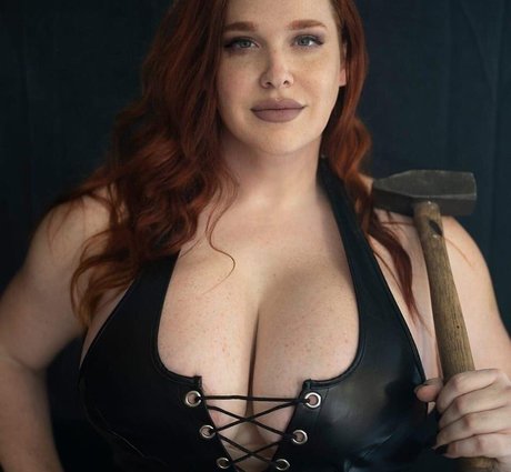 Fay The Red erotic pornstar images