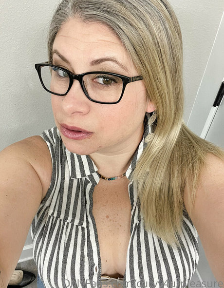 curvy4urpleasure pornographic star photos