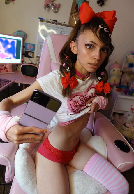 Krissipookie art actress photos