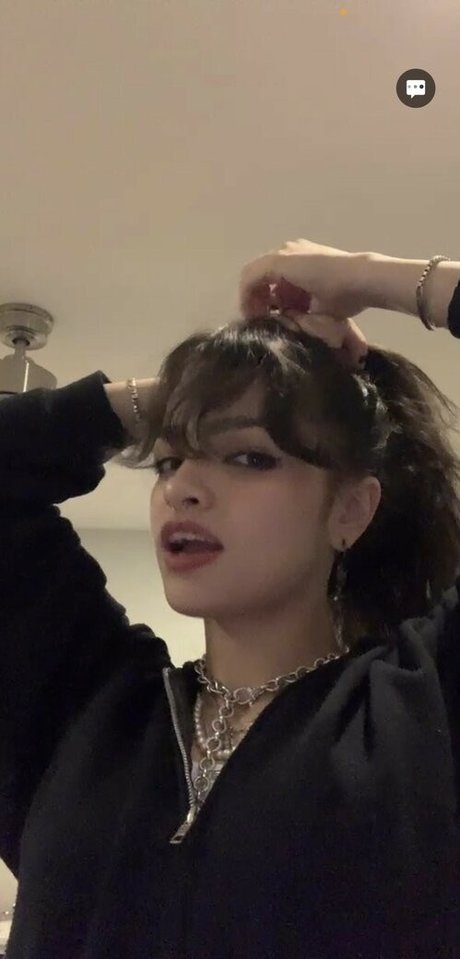 Ari Abdul porn model images