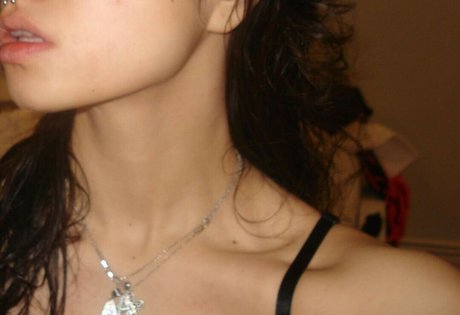 Ari Abdul pretty actress pics