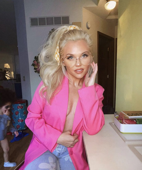 forgetsarah star nude photo