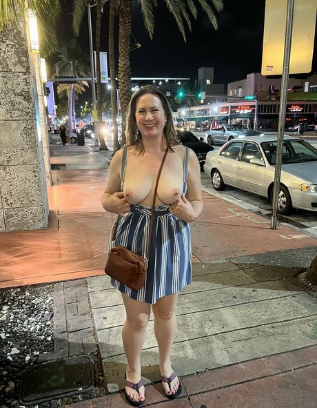 Maya Vakker star exclusive images