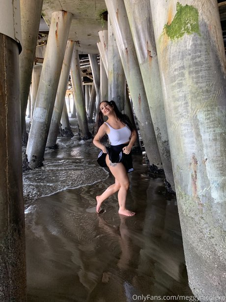 Megan Nicole xxx actress photo