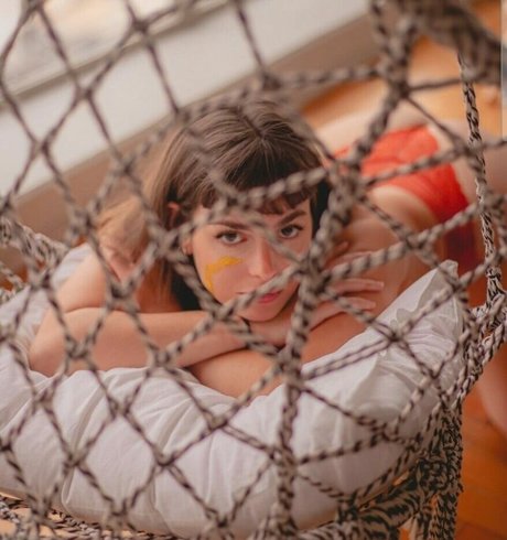 lunalolimbo model high quality image