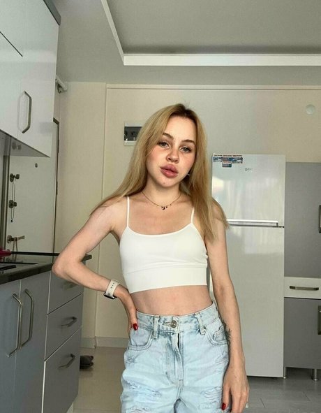 raychel kiss star images