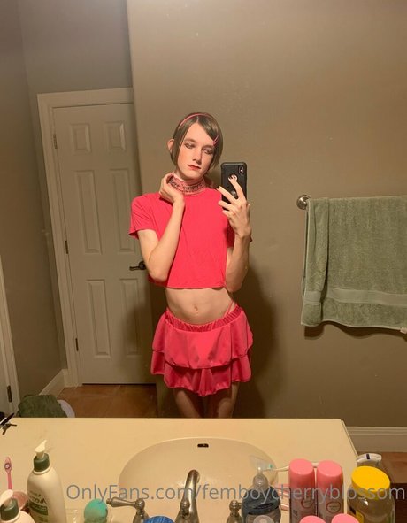 femboycherryblossom erotic model photo