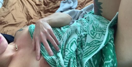 Oliviauncovered model nice pics