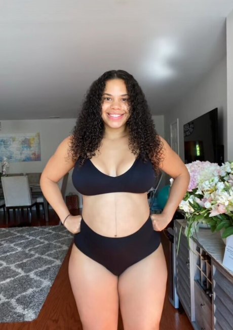 Walessa Munoz nude pornstar images