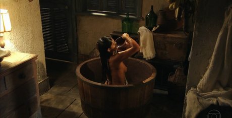 Juliana Paes star exclusive photos