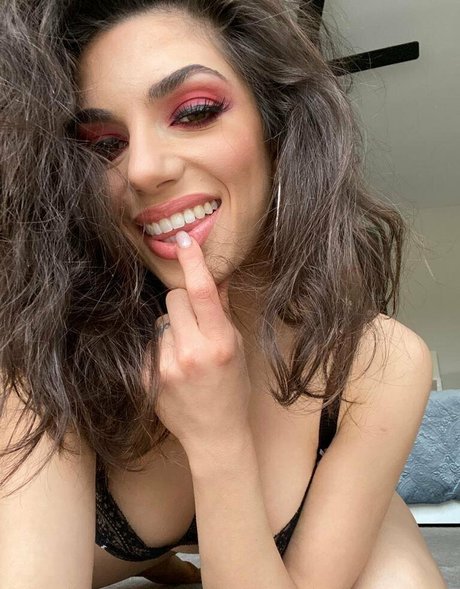 darciedolcexxx art star photos