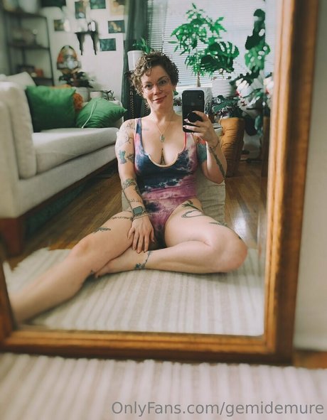 gemidemure model adult gallery