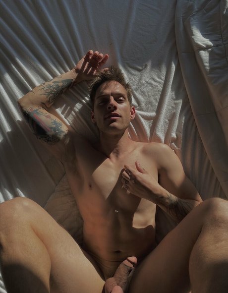 taytehanson art actress gallery