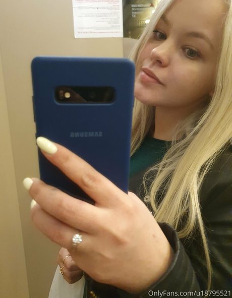 Dianaholiday top pornstar image