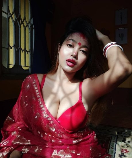 callmesherni sexy model image