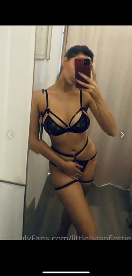 LottieLion porn star photos