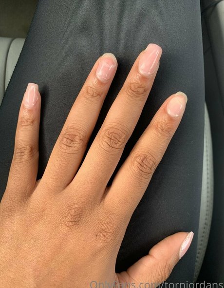 tornjordans best actress img