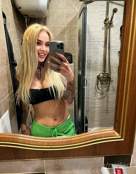 miafoxie pornstar art img