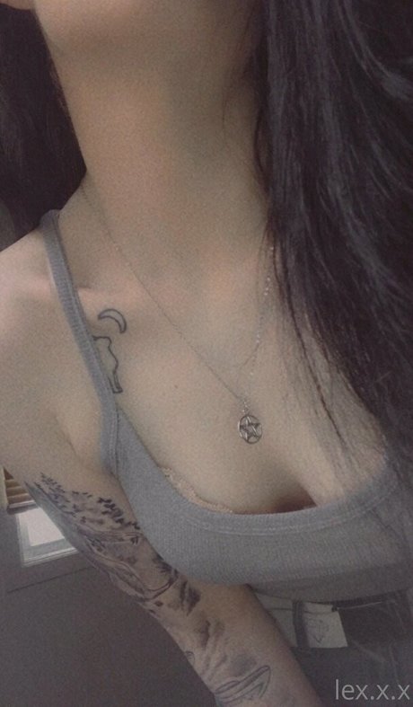 lex x x model high quality pictures