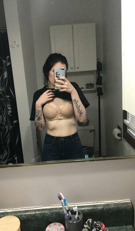 lex x x hot model image