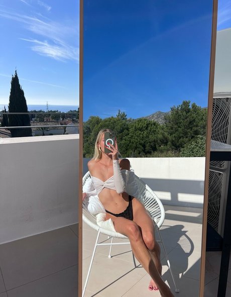 Lilplaybunnyy model art pictures