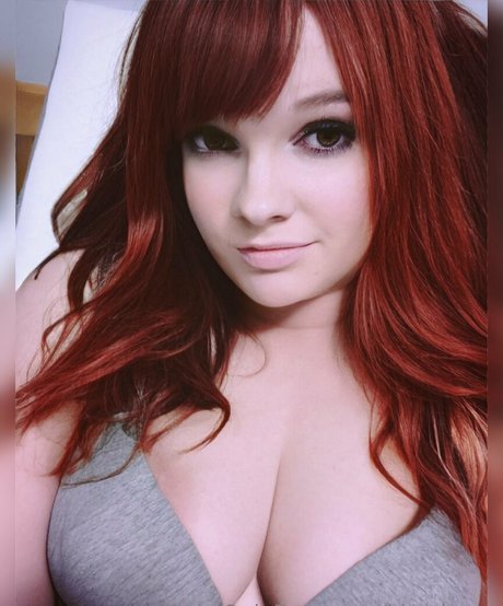 kira heart model pretty image