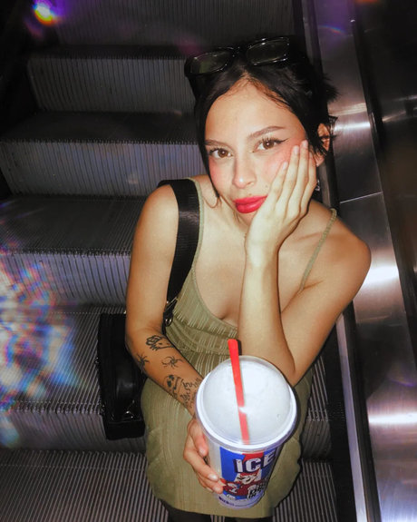 Bonny Hyuga model high quality pic