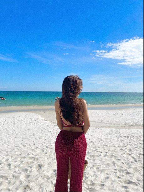 MewMew Studio adult model img