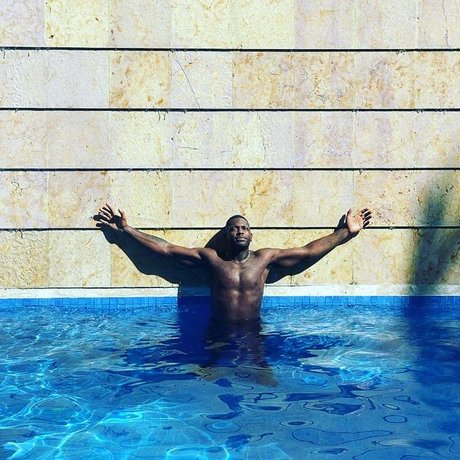 Mike Queenz star nude photos