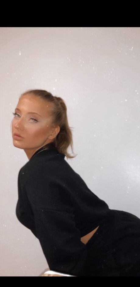 Brat Barbie_ perfect star pictures