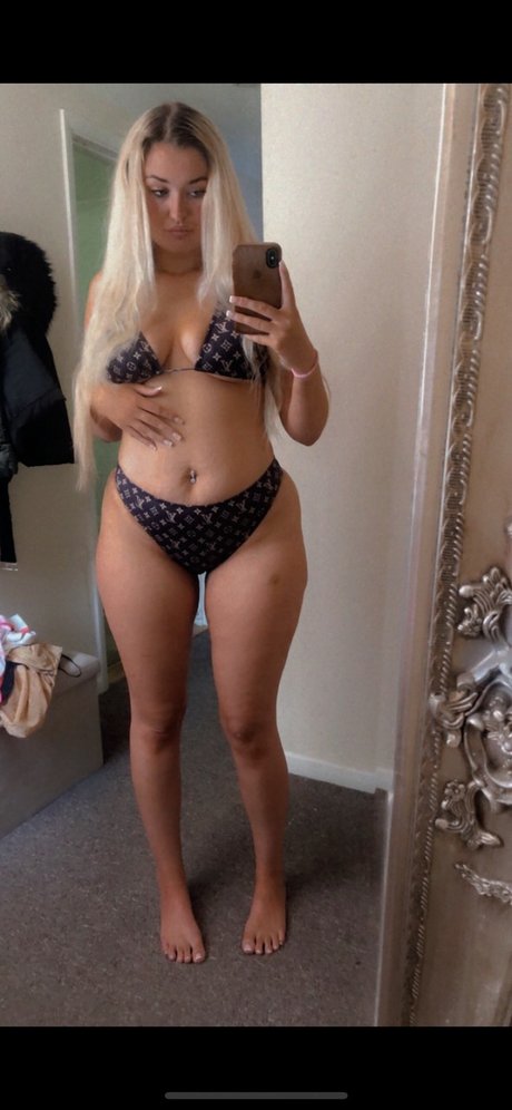 Bigbattyblondxo beautiful model pics