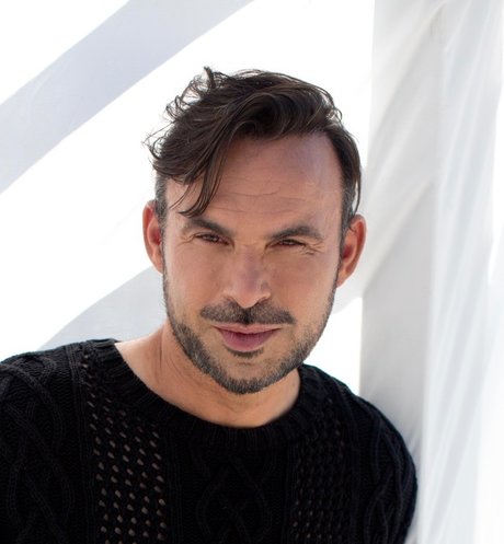 Jindra model top pictures