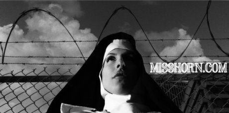 Miss Horn Big Tiddy Goth Showgirl free pornstar pictures