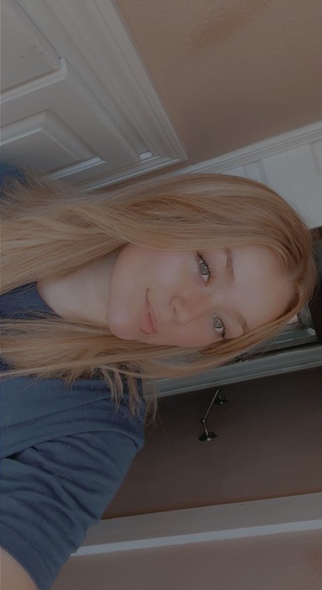 Candice Ruth hd actress img