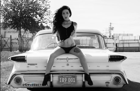 Jescalouise sexy model pics