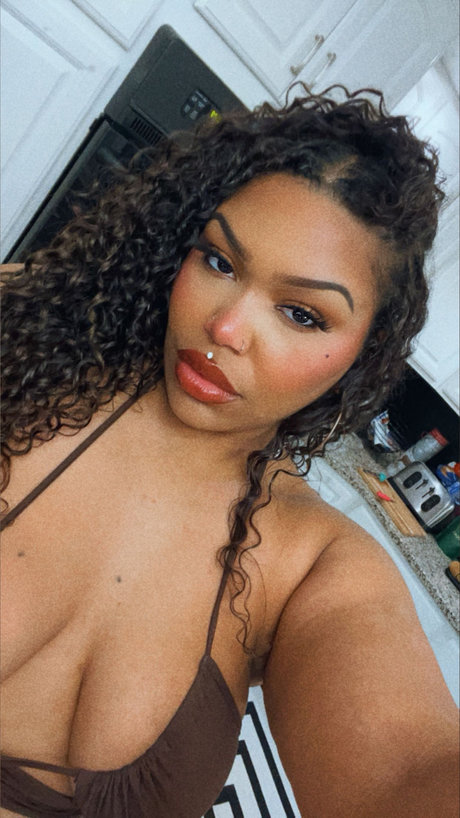 Micahk pornstar nudes pic