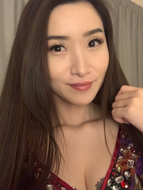 Mizuki Ogata model sex photo