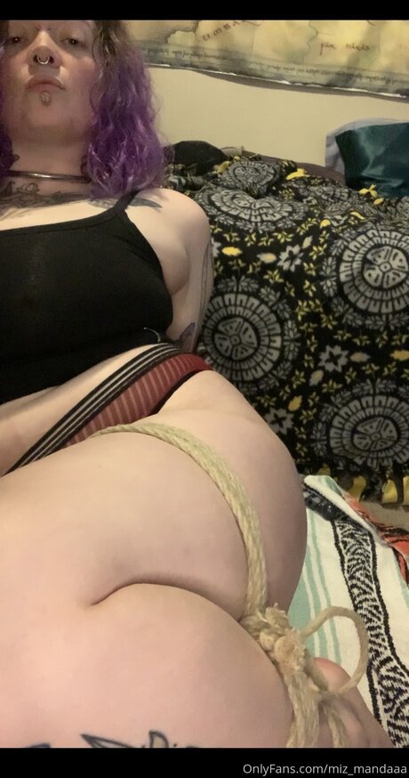 miz mandaaa art star photos