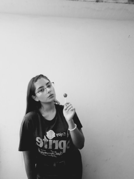 IluminatiQueen model nice picture