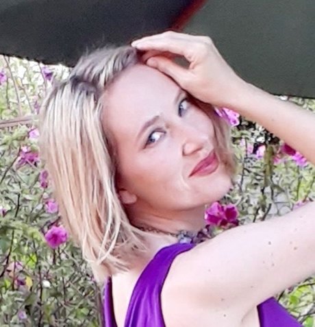 Holly s Nylons pornographic model pictures