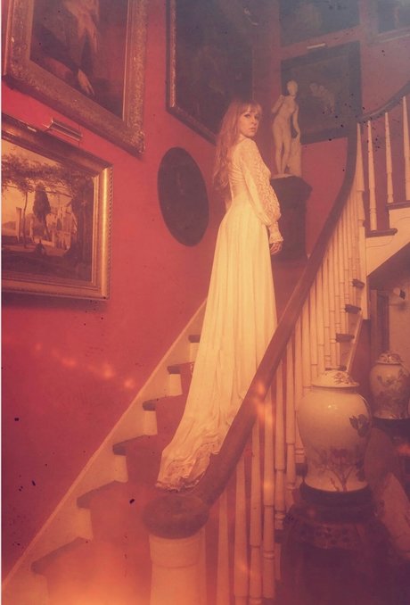 HorrorHoney model adult pictures