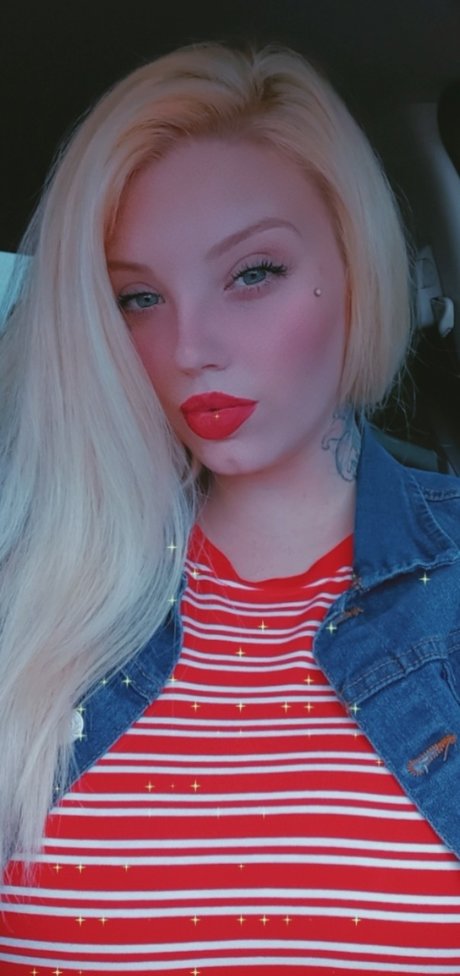 Money makes ME horny model free pictures