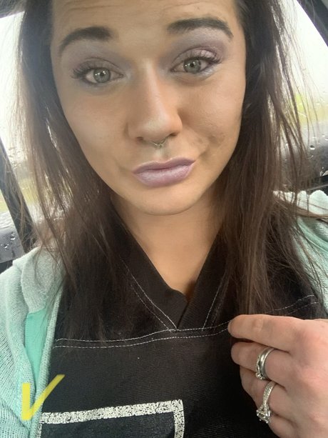 Hayleetheestallon perfect model img