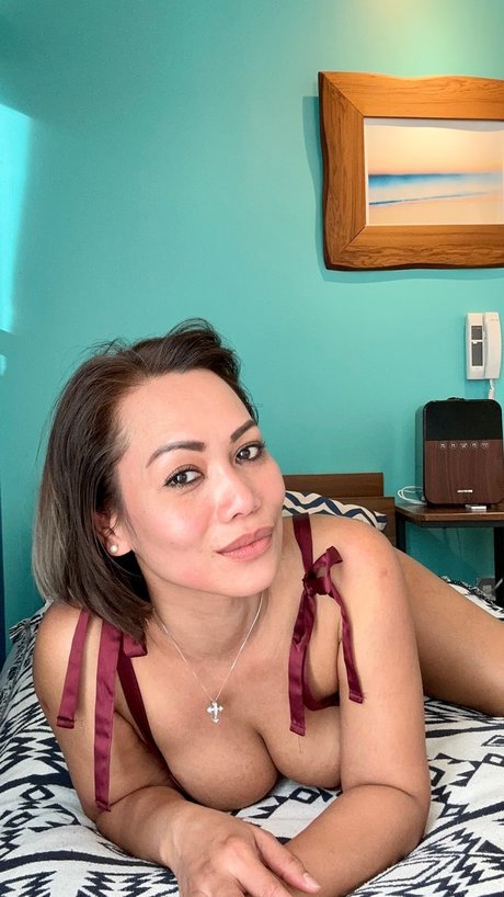 Gigi the Sexy Grandma naked pornstar pics