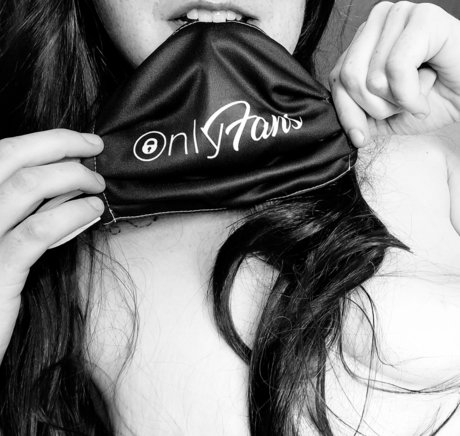 Lucy Loosey hot pornstar photo