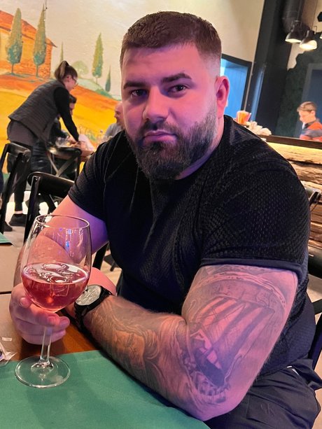 DrakeTimati erotic actress pic