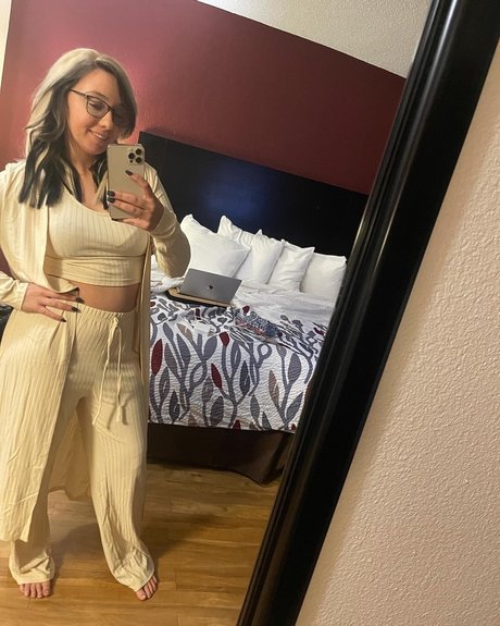 NURSE KAYSEY star xxx archive