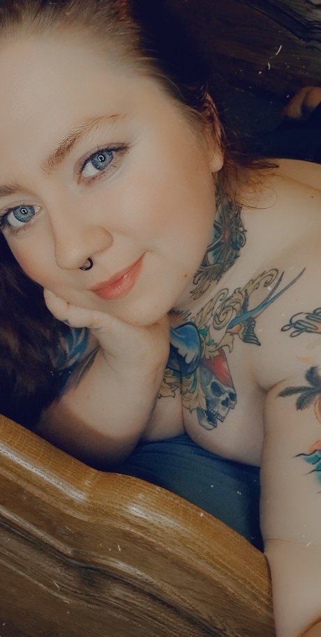 MrsInkAddict erotic pornstar img