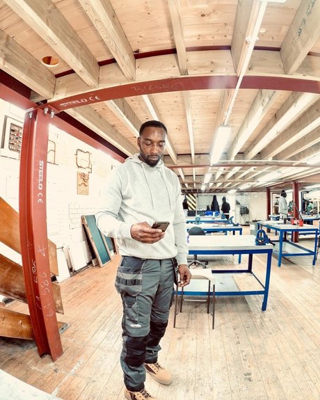 MR LONDON PLUMBER hot pornstar pic