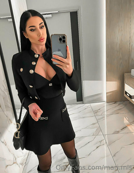 mari mis hot actress galleries